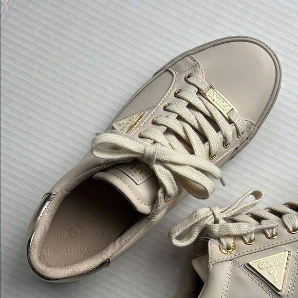 GUESS Cream Sneakers size 7.5 - Picture 4 of 14